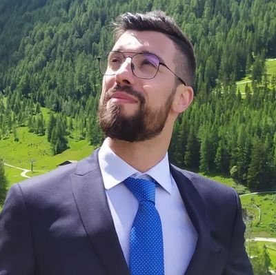 Full-stack developer building tools for D&D Dungeon Masters.
🇮🇹 from Pizzamafia country
👶 dad achievement unlocked