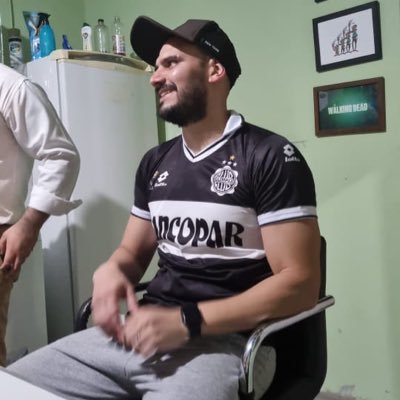 Amante de los deportes, jugador amateur,soy creativo,me gusta la música hip hop/rap soy fanatico a muerte del club más grande del Paraguay OLIMPIA 😎⚽️⚽️