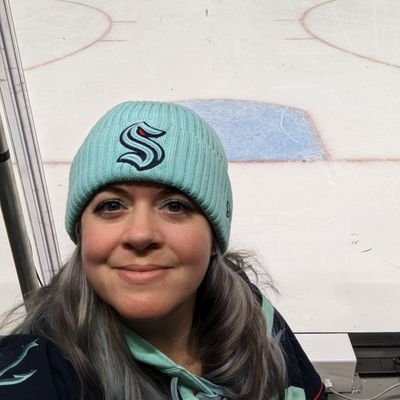 LashesAtBat's profile picture. 🦈sharks 🐙kraken 🌲wild 🔱mariners ⚾dodgers 👯‍♀️twins🏀blazers 🏈seahawks🍻Vikings

°
gamer twitter couldn't handle my sportsball hot takes, so now I'm here °