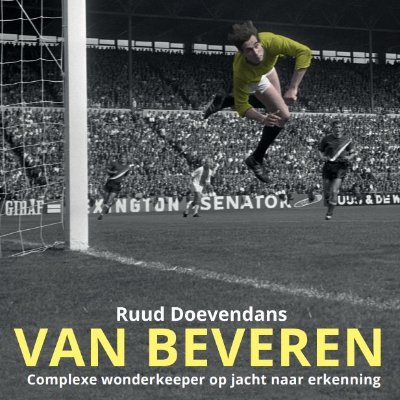 Van Beveren, complexe wonderkeeper op jacht naar erkenning. Genuanceerde totaalbiografie van bijna 500 pagina's over de legendarische keeper Jan van Beveren.