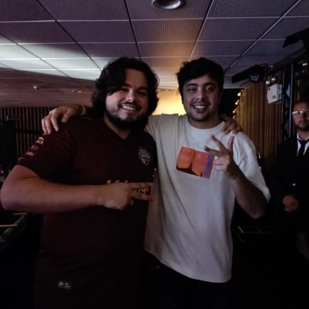 RED_TC9's profile picture. I'm Tales Cassini :)

Hamon User, Physics teacher, great cooking magician.
Big fan of many things :)

#AdVictoriam #GoRED #Y