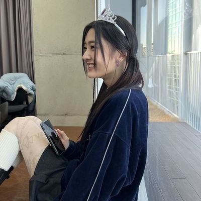 articfoxies's profile picture. lagi suka markren taedo. 
https://t.co/NyjZX4DS8U