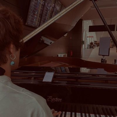 sonodisperats1's profile picture. il tuo ricordo qualche volta ancora mi sorprende