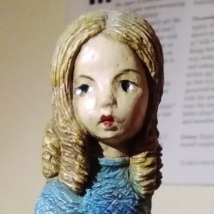 Collector of the Knickknack family! LPSlover super fan.