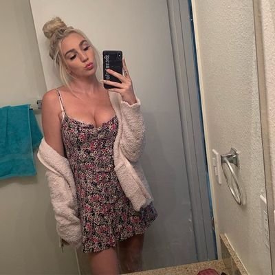 linda97656167's profile picture. The best thing in life is finding someone who knows all of your mistakes and weaknesses and still thinks you're completely amazing.