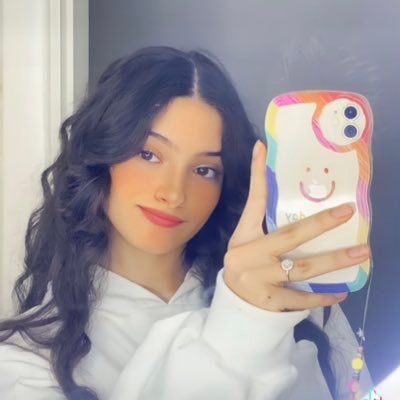 salma24247281's profile picture. 👑