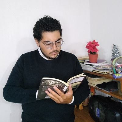 Escritor, amante de la literatura.