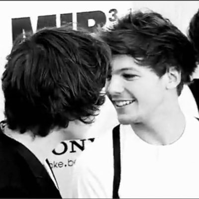 mutual_loml's profile picture. „That’s beautiful, Harry“🌹🗡️ We see you, we accept you, we love you 💕 1D stay 5 forever 💙💚🧡💔💛 Ally, adult, she/her