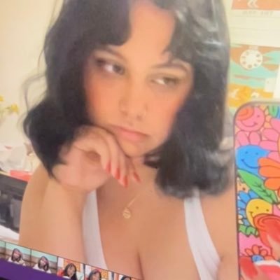 cristinaaa42's profile picture. peace and love