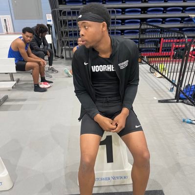 Voorhees university track and field 🦾| class of 2022 | track and field lover 🏃🏽♂️| 10.69 100M / 21.9 200M