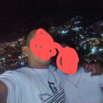 esposos heteros de 32 y 23 años