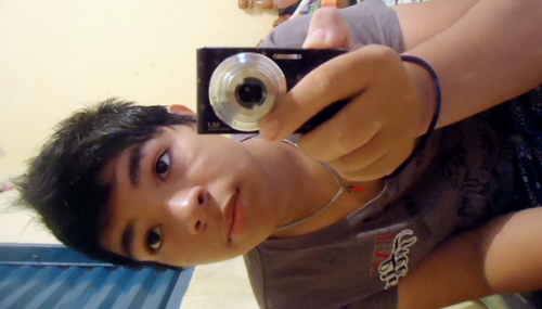 Não deixe de fazer o que você quer, com medo ou vergonha do que os outros irão achar, faça apenas e não se importe com que os outros pensam.:D