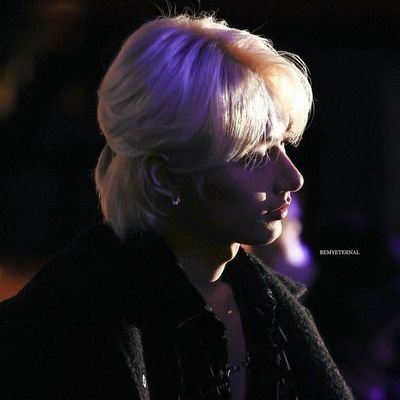 A handsome man who has a gentle and bright side (文 俊辉), Moon Junhui is a miracle of the continent belong to SEVENTEEN
