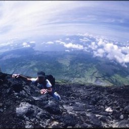 MuiWoLo's profile picture. Seasoned professional journalist, covering international relations.