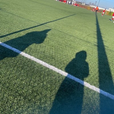 Préparatrice mentale dans le football et coach à mes heures perdues ⚽️ « L’entraînement bat le talent quand le talent ne s’entraîne pas »