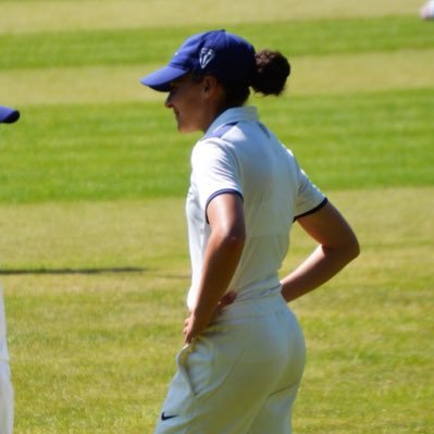 Cricketer & Level 3 Cricket Coach 🐻🏏 @warwickshireCCC | Firefighter👩🏽🚒🔥|Footballer ⚽️