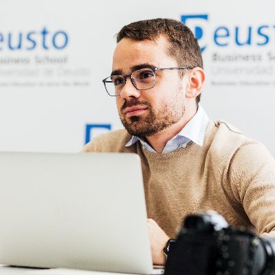 👨‍💻 Periodista de vocación y profesión.
✍️ Creador de contenidos y eventos.
🏃‍♂️| 🚴‍♂️ Runner y ciclista a partes iguales.