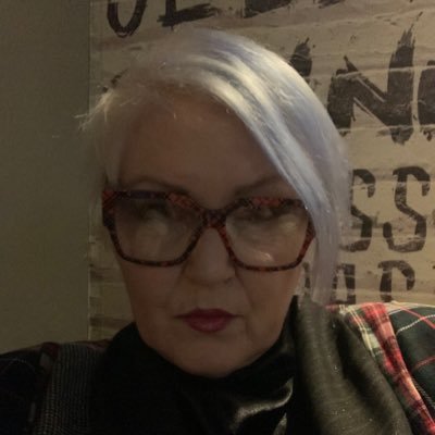 pollycakey's profile picture. Bowie fan since 1960’s