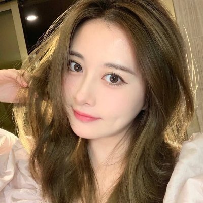 Felicia2322's profile picture. Beware the barrenness of a busy life.