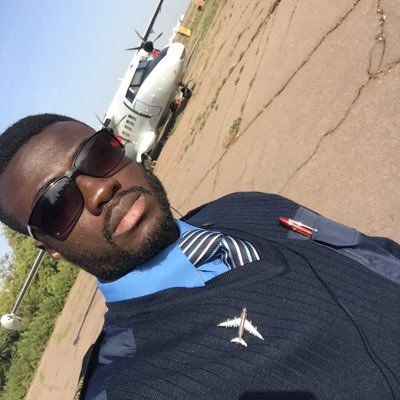 #PilotLife#Blackexcellence#Striveforgreatness#TeamManUtd#WorkingoutFitRunneronafastline🇬🇭🇭🇹#TeamManchesterUnited. IG:-@flywith233