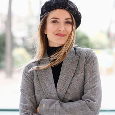 French Writer.
Très bien notée sur wikifeet
https://t.co/dsWf6Lb52r
