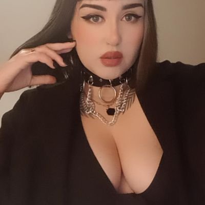 FINDOM & FEMDOM DOMINATRIX ☠️ PORTUGUESE 🖤 ALT SATANIC DOMME 🖤
@lilithfindom main acc