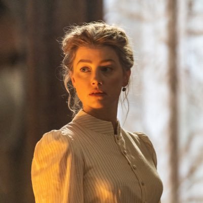 fan account dedicated to actor and activist amber heard. posting high quality photos every hour