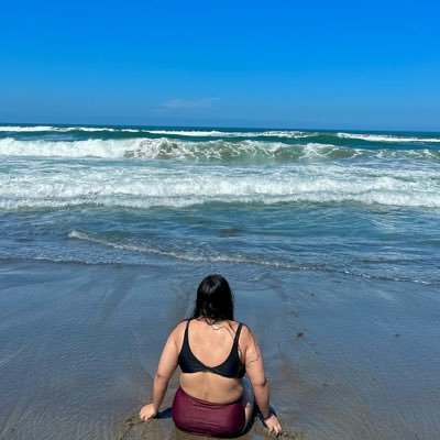 anonymonch's profile picture. living with an occasional existential dread