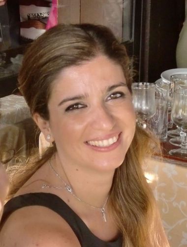 MarCom Girl who loves family, learning, travelling, great food, the sea, rock concerts but above all that just living life!!
