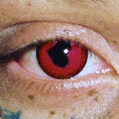 un triste y solitario hombre de 18 años desahogandose en esta app