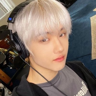 gr0wsilla's profile picture. writing acc