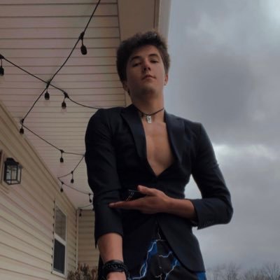 KyleOakes9's profile picture. @stweatherman @KMOV