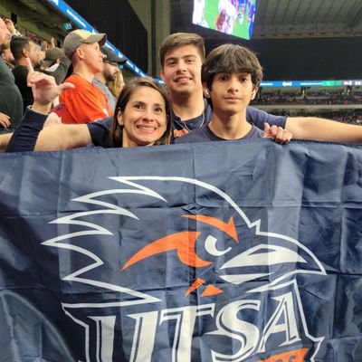 Proud Momma of UTSA son💙🧡
OC Panther Football Mom 🏈💙💛