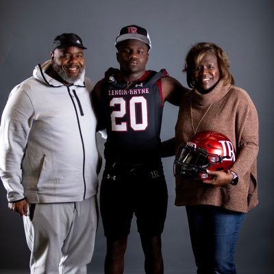 LangstonPScott1's profile picture. LB @ Lenoir-Rhyne University    Class of 2027