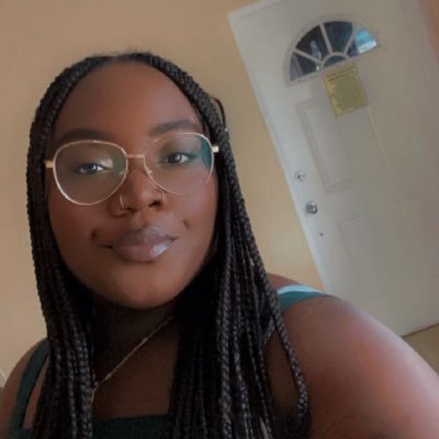 blm ✊🏿 | big scorp ♏️ | hood feminist 🫦 | you can trust me, i have a master’s degree
