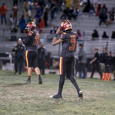 {6’3,170} {Db/Qb} {Class of 2025} {3.8 Gpa}