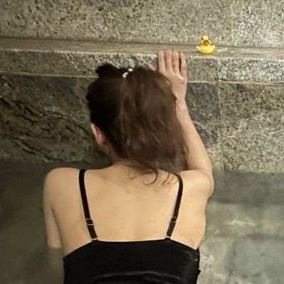 QHxiaduFQ's profile picture. 一起摇摆...