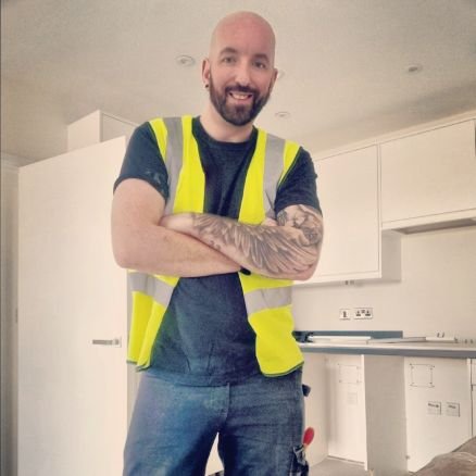 Retired professional irish dancer now working in construction, dog dad to my gorgeous Jug shadow 🐕🏳️🌈
he/him