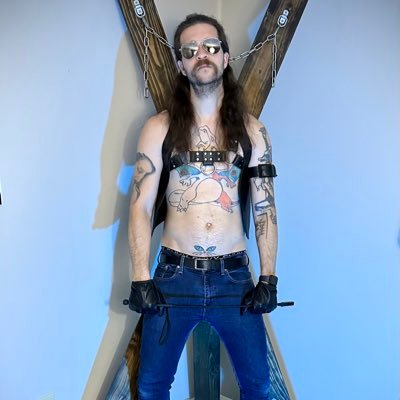 18+ only. queer. poly. Sm/kink/fetish Dom/Top.