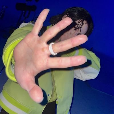 uamb_yg's profile picture. 넌 아무래도 점점 빠져들게 하는 black hole☹︎
 @yugyeom ⋆☽