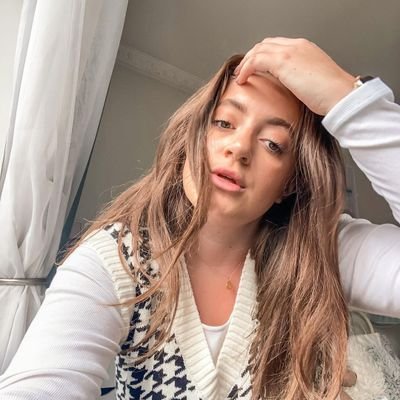 nazari_olivia's profile picture. 😔 lonely