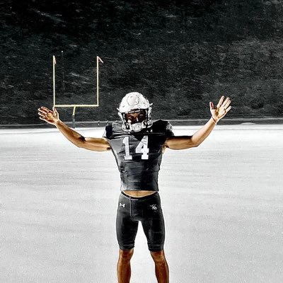 Believer and follower of Christ. South Dakota School of Mines WR commit.