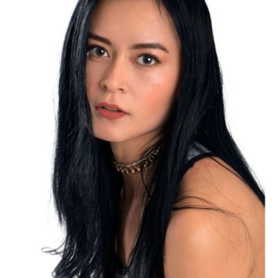 Solo buenas vibras. Apasionada por el arte y la vida sana.
#Actress #Model #Artist #writer