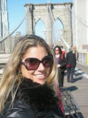 ELSAGGK's profile picture. Psicoterapeuta. Amante de los libros, del ejercicio, de una buena copa de vino y del silencio