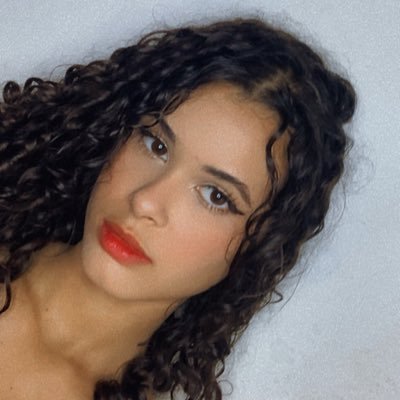 Noemyalmeidaa's profile picture. .