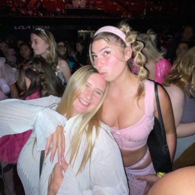 tpwkgina's profile picture. delicate point of view