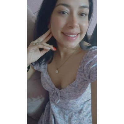 MontseHdz_04's profile picture. IPN 
LICENCIADA 😌😌💁💜