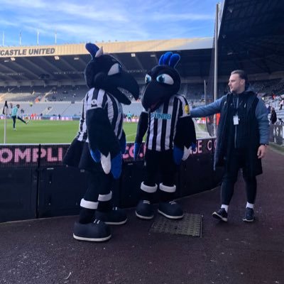 NUFC fan 🤍🖤🤍🖤 retired RMN