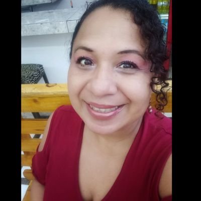 Ingeniera en Sistemas UCSG , Master en Educación, Master en Desarrollo Social, Asesora Educativa y Docente de Educación Superior, Católica y fan del café ☕