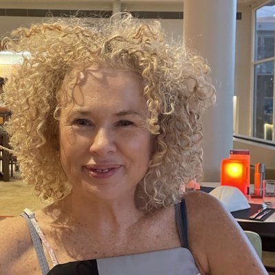 Off to @alanamq.bsky.social
Faculty Librarian in the Arts, academic sector. Information, metrics, the power of ideas, the choice to engage.